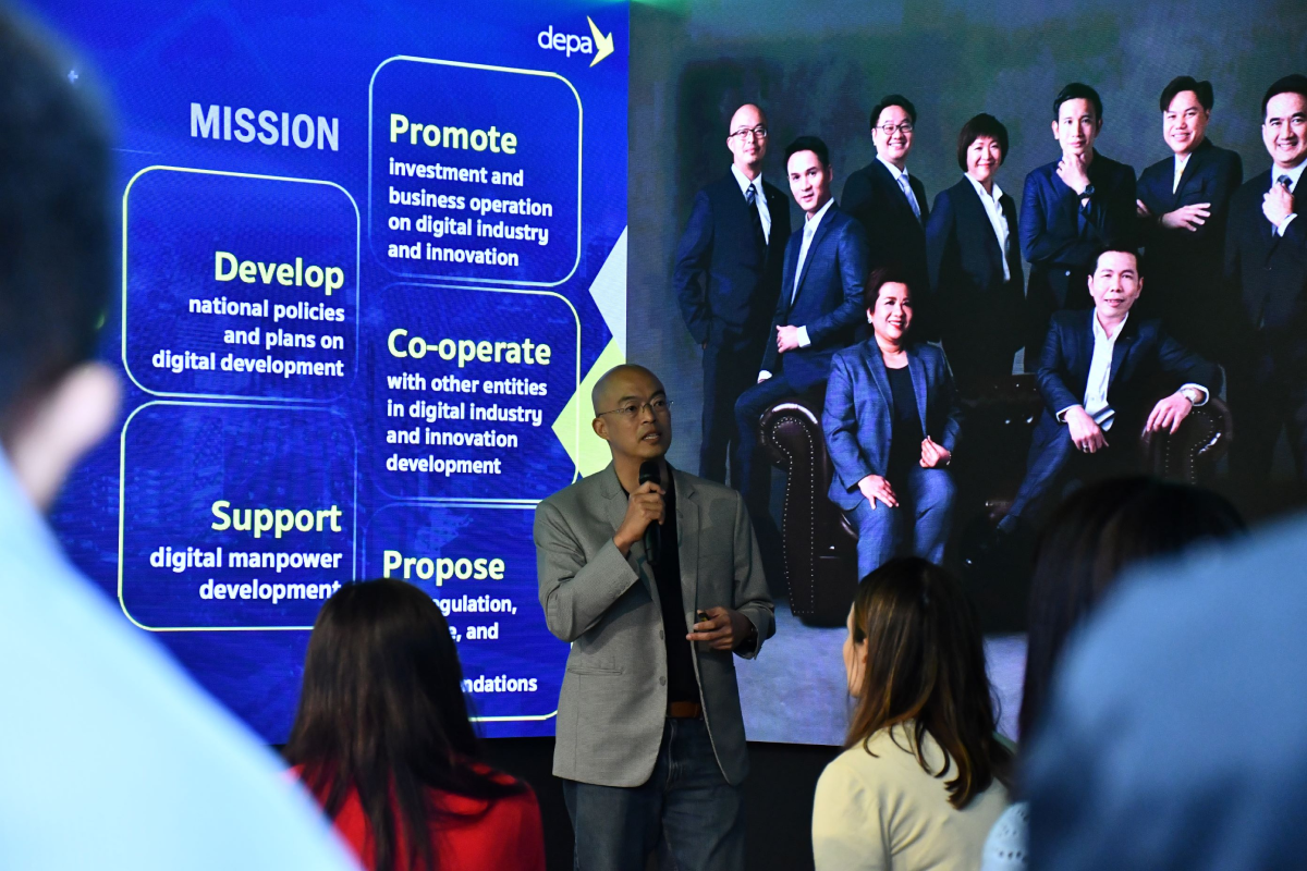 คณะผู้บริหารระดับสูงจาก Singtel Group ผู้นำด้านเทคโนโลยีการสื่อสารโทรคมนาคม ประเทศสิงคโปร์ เยี่ยมชม AIS Evolution Experience Centre