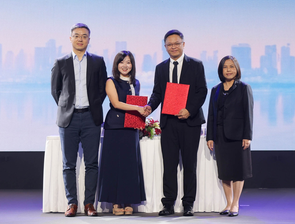 AIS Business ผนึก Huawei Cloud ลงนาม MOU ผสานศักยภาพคลาวด์ระดับโลกและโซลูชัน 5G อัจฉริยะ พร้อมผลักดันภาคอุตสาหกรรมและการผลิตไทยสู่ฐานการผลิตยุค AI